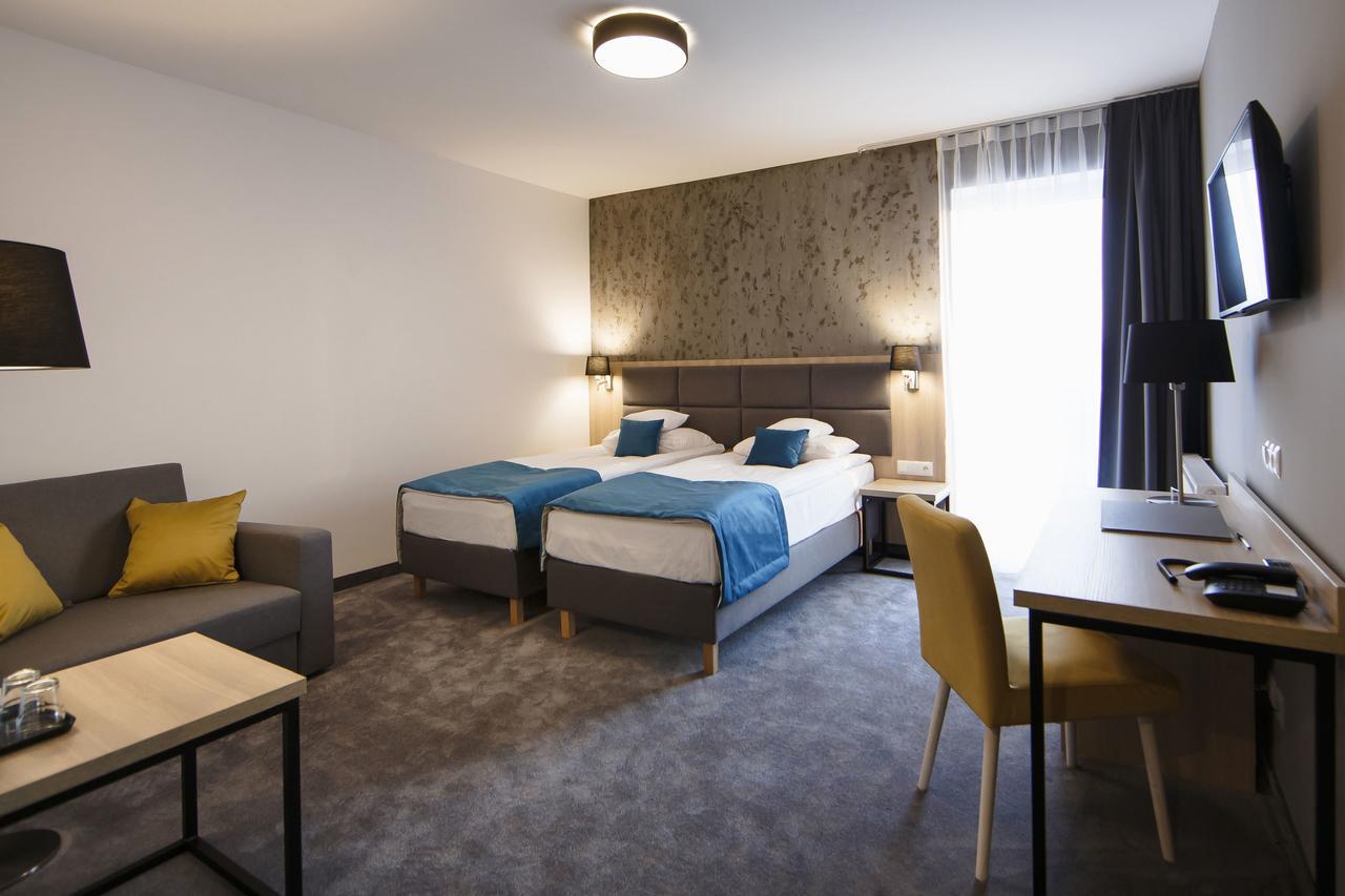 Hotel Czarny Staw Aleksandrów Łódzki Exteriér fotografie