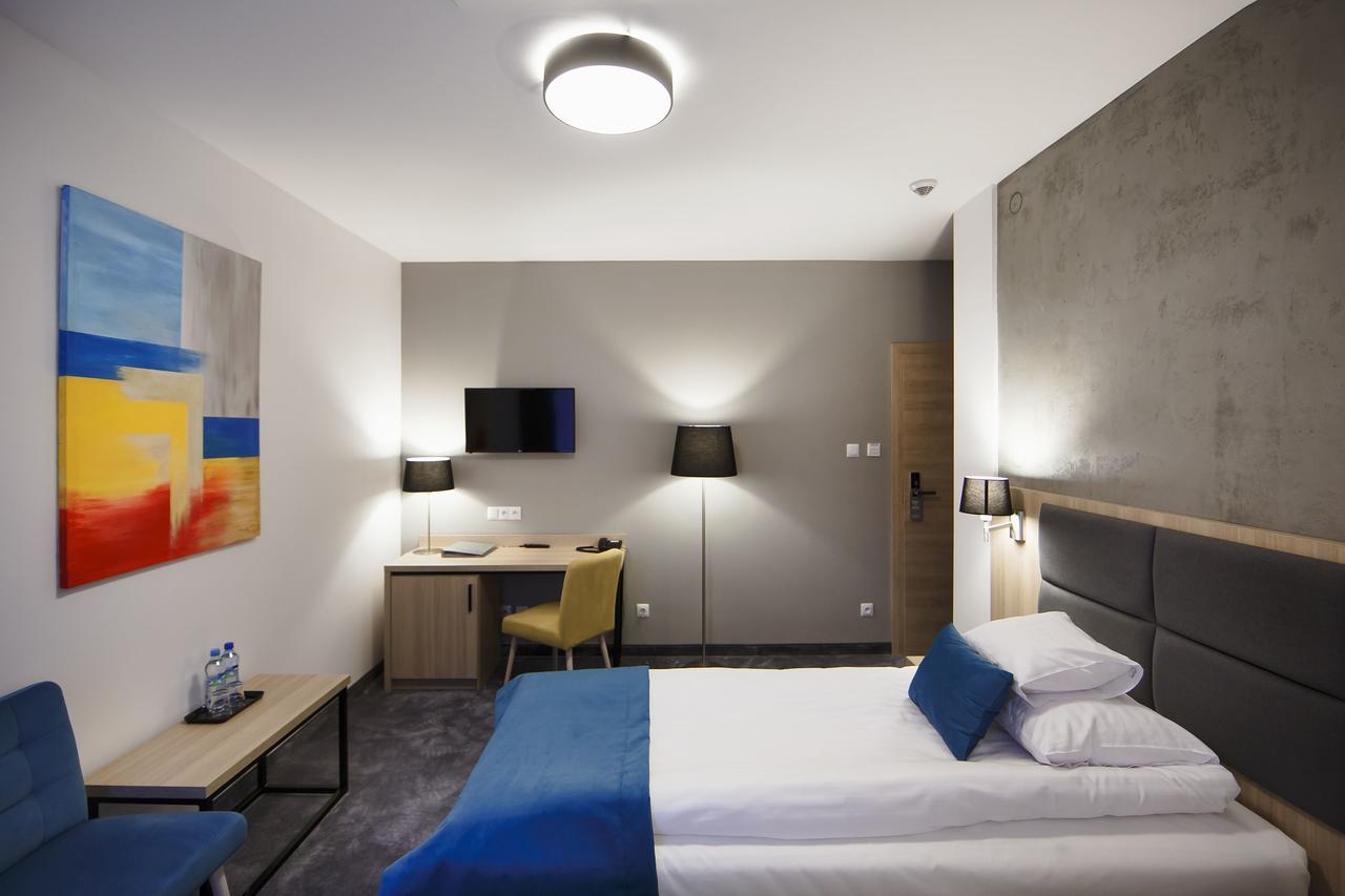 Hotel Czarny Staw Aleksandrów Łódzki Exteriér fotografie