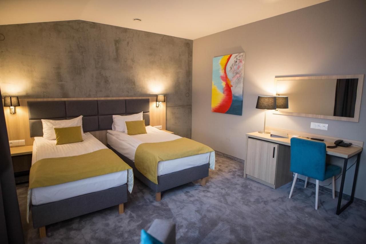 Hotel Czarny Staw Aleksandrów Łódzki Exteriér fotografie